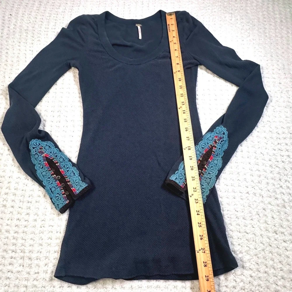 Free People Navy Waffle Knit Thermal Top Lace Cuff Boho Scoop Neck Blue Medium